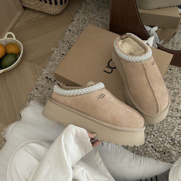 📌📌🌸UGG Tazz Mustard Seed Suede Platform Clog🌸 - Picture 3 of 10